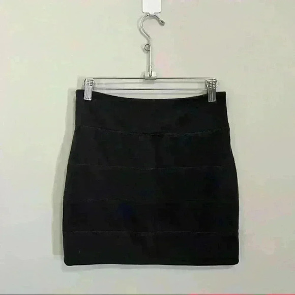Aritzia Talula Gina Mini Skirt Dark Gray - Picture 4 of 14